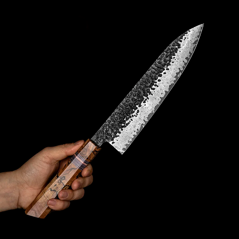Profesjonalny nóż szefa kuchni, Hikari Knife – profesjonalny nóż w stylu japońskim, wykonany z 67-warstwowej stali damasceńskiej i klonu spaltowanego